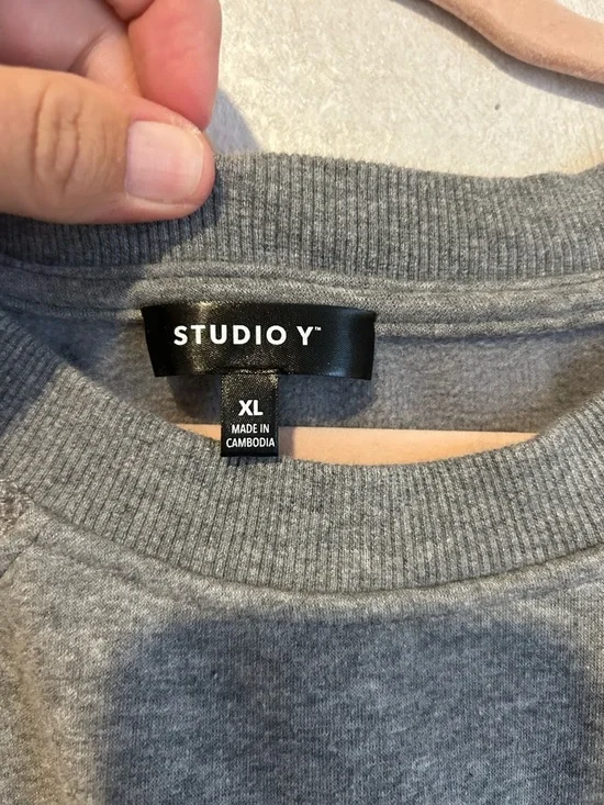 Women’s Studio Y By Maurices Grey Long Sleeve Pullover Sweater, Size XL - Picture 2 of 3